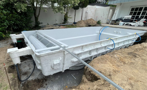 GFK Pool Detente 7 | 792x368x158cm mit Unterflurrollladen + Wärmepumpe + Poolroboter