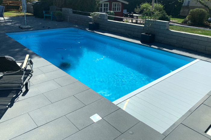 GFK Pool Detente 7 | 792x368x158cm mit Unterflurrollladen + Wärmepumpe + Poolroboter