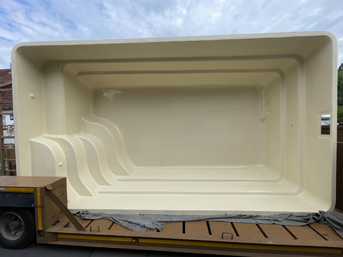 MON de PRA Unique 6 | 610x330x150cm GFK Pool Set + Wärmepumpe + Poolroboter